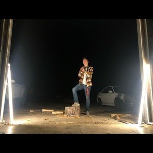 Meet your Posher, Jona